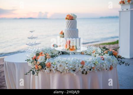 wedding cake in beach wedding Stock Photo