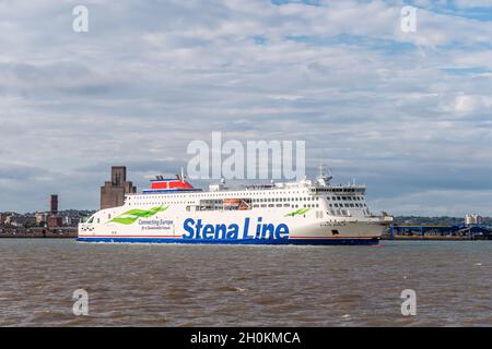 Ro-Ro passenger ferry Stena Embla sets sail to Belfast from Birkenhead, Merseyside, UK. Stock Photo