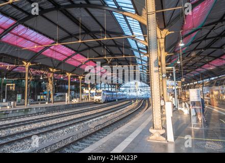 Aachen Hauptbahnhof ist der größte der drei in Betrieb befindlichen Bahnhöfe in der Stadt Aachen, die außerdem über zwei Haltepunkte verfüg Stock Photo