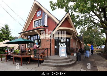 Tabor Bread, 5051 SE Hawthorne Blvd, Portland, Oregon. exterior storefront of an artisanal bread bakery in the Mt. Tabor neighborhood. Stock Photo