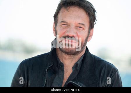 Cannes, France. October 13, 2021,  Samuel Le Bihan attends a photocall during the 4th edition of the Cannes International Series Festival (Canneseries) in Cannes, on October 13, 2021, France. Photo by David Niviere/ABACAPRESS.COM Stock Photo