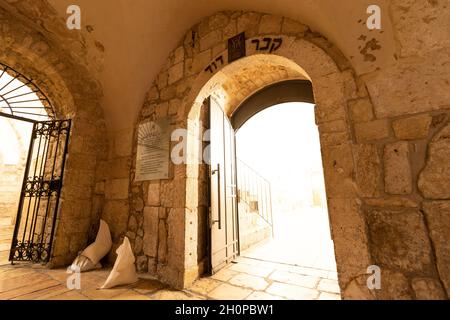 jerusalem-israel, 06-07-2021. The opening of the cave where the tomb of King David is famous in the Old City of Jerusalem, at night Stock Photo