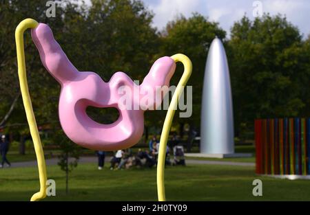 London, UK. 14th Oct, 2021. 'Frieze Sculpture at The Regent's Park' - outdoor sculpture exhibit to accompany Fieze London event which starts today. Vanessa da Silva, Muamba Grove #1, 2019 Credit: Phil Robinson/Alamy Live News Stock Photo