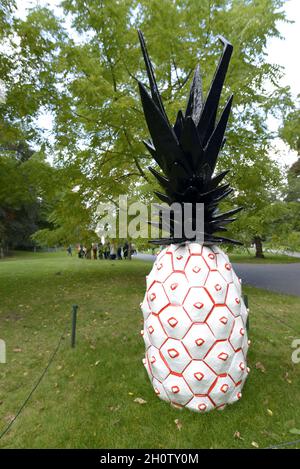 London, UK. 14th Oct, 2021. 'Frieze Sculpture at The Regent's Park' - outdoor sculpture exhibit to accompany Fieze London event which starts today. Rose Wylie, Pineapple, 2020 Credit: Phil Robinson/Alamy Live News Stock Photo