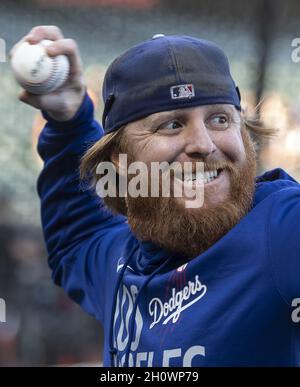 San Francisco, USA. 14th Oct, 2021. Los Angeles Dodgers Justin Turner warms up to play the San Francisco Giants in Game 5 of the National League Division Series at Oracle Park in San Francisco on Thursday, October 14, 2021. Photo by Terry Schmitt/UPI Credit: UPI/Alamy Live News Stock Photo