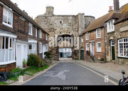 The Landgate arch in Rye East Sussex England Great Britain UK KATHY DEWITT Stock Photo