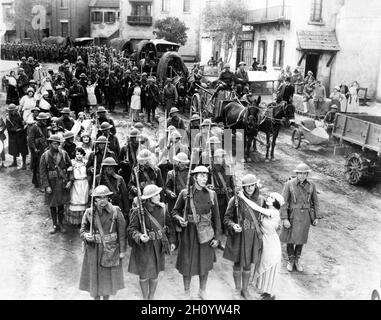 TOM O'BRIEN KARL DANE JOHN GILBERT and RENEE ADOREE in THE BIG PARADE 1925 director KING VIDOR story Laurence Stallings Metro Goldwyn Mayer Stock Photo