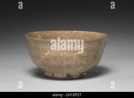 Bowl with White-slip Decorations, 1500s-1600s. Korea, Joseon dynasty ...