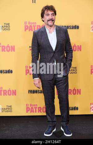 October 14, 2021, Madrid, Spain: Actor JAVIER BARDEM wearing a suit and sneakers attends 'El Buen Patron (The Good Boss) Premiere at Callao Cinema in Madrid. (Credit Image: © Jack Abuin/ZUMA Press Wire) Stock Photo