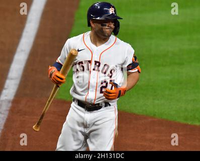 Texas Rangers relief pitcher Jose Leclerc throws to the Oakland Athletics  in the ninth inning of a baseball game in Arlington, Texas, Wednesday,  Sept. 14, 2022. (AP Photo/Tony Gutierrez Stock Photo - Alamy