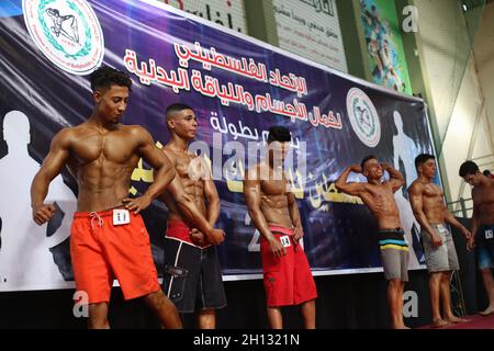 Gaza Bodybuilder Gaza, Palestine. 15th Oct, 2021. Athletes display body muscles during ...