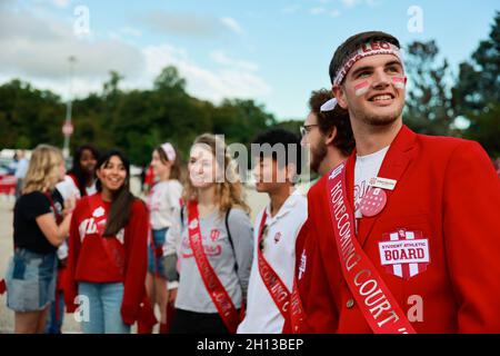 Bloomington, United States. 15th Oct, 2021. Members of the Homecoming Court seen before the Indiana University Homecoming Parade. Student Groups participate in the Indiana University (IU) Homecoming Parade. The parade began on 17th Street and Woodlawn. (Photo by Jeremy Hogan/SOPA Images/Sipa USA) Credit: Sipa USA/Alamy Live News Stock Photo