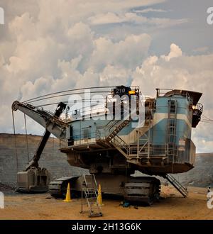 Giant excavator at Jwaneng diamond mine in Botswana, at the bottom of the pit Stock Photo