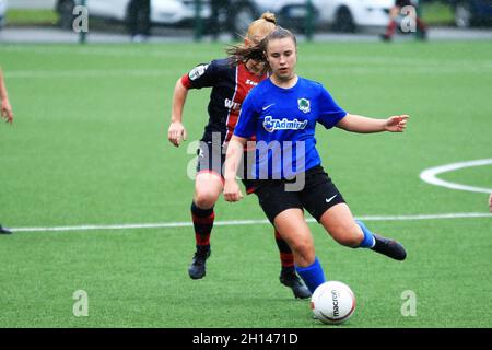 Seren Watkins in action for Cyncoed Ladies FC Stock Photo