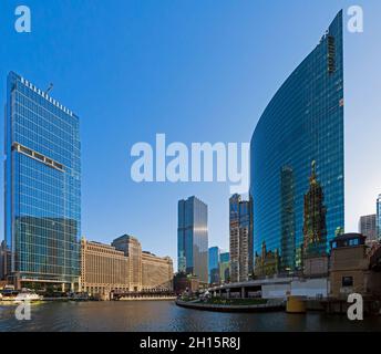 Chicago Riverwalk, skyscrapers, and historic architecture are some of the attractions along the main stem of the Chicago River Stock Photo