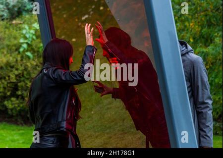 London, UK. 16th Oct, 2021. José Pedro Croft, Untitled, 2021 (from the Galeria Vera Cortês) - Frieze Sculpture, one of the largest outdoor exhibitions in London, including work by international artists in Regent's Park. Credit: Guy Bell/Alamy Live News