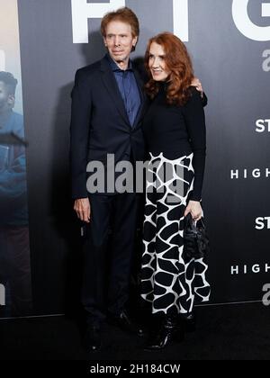 WEST HOLLYWOOD, LOS ANGELES, CALIFORNIA, USA - OCTOBER 16: Producer Jerry Bruckheimer and wife Linda Bruckheimer arrive at the Los Angeles Special Screening Of STARZ's 'Hightown' Season 2 held at the Pacific Design Center on October 16, 2021 in West Hollywood, Los Angeles, California, United States. (Photo by Nox Yang/Image Press Agency) Stock Photo