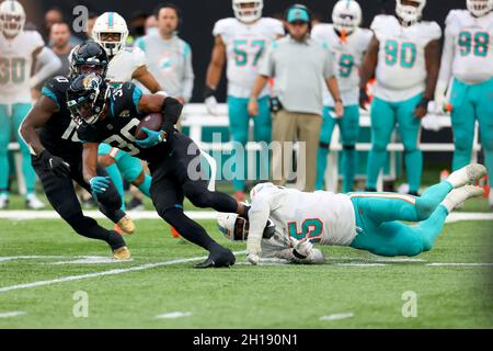 Miami Dolphins linebacker Jaelan Phillips (15) enters the field before an  NFL football game against the New York Jets, Sunday, Jan. 8, 2023, in Miami  Gardens, Fla. (AP Photo/Rebecca Blackwell Stock Photo - Alamy