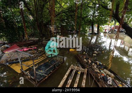 Bangkok, Thailand. 17th Oct, 2021. Submerged public community area is seen after heavy flooding.Santichon Songkroh community, a small community along Bangkok Noi Canal is now facing daily flood influenced from water walls leakage and heavy rainfall from Tropical Storm Kompasu. Credit: SOPA Images Limited/Alamy Live News Stock Photo