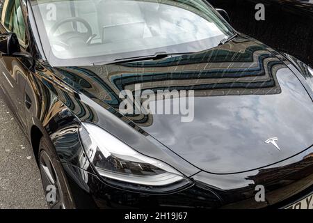 Tesla Model 3 electric car Stock Photo
