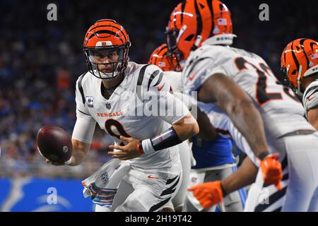 DETROIT, MI - OCTOBER 17: Cincinnati Bengals (25) running back