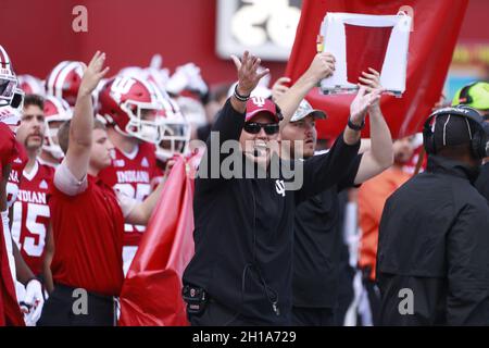 BLOOMINGTON, UNITED STATES - 2021/10/16: Coach Tom Allen reacts after Indiana University's Stephen Carr carries the ball into the end zone but is short on a touchdown against Michigan State during an NCAA football game on October 16, 2021 at Memorial Stadium in Bloomington, Ind. IU lost to Michigan State 20-15. Stock Photo