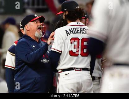 Atlanta Braves pitching coach Rick Kranitz talks with starter Max