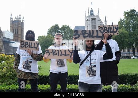 London, UK. Family and friends of British man Billy Hood gather to protest against his 25-year long sentence for possessing CBD vape oil in Dubai. Stock Photo