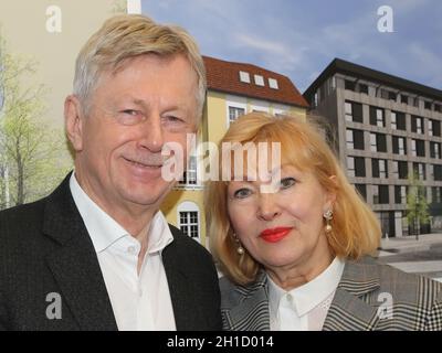 Dr. Karl Gerhold, Geschäftsführender Gesellschafter der GETEC ENERGIE HOLDING GmbH mit Ehefrau Heidelinde Stock Photo