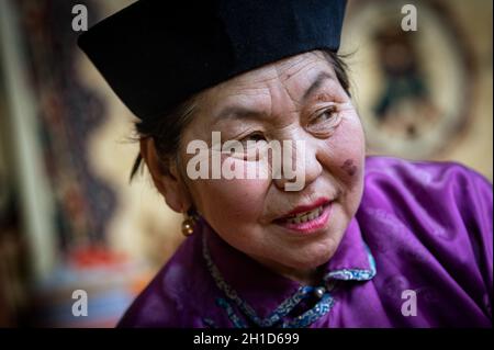 Naryn-Atsagat zone, near Oulan Oude (ulan ude), Siberia, Russia - Mars 09, 2020 : Portrait of buryat woman in traditional costume. Buryatia republic, Stock Photo