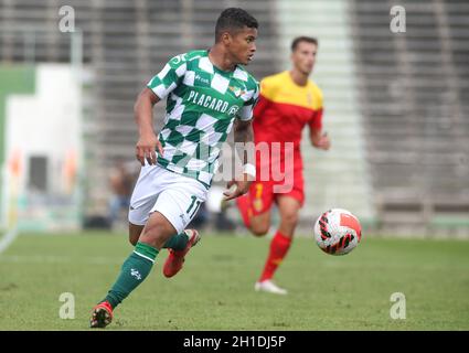 LAVRADIO, PORTUGAL - OCTOBER 16: Yan Matheus of Moreirense FC in action ,during the Portuguese Cup match between Oriental Dragon FC and Moreirense FC at Estadio Alfredo Da Silva on October 16, 2021 in Lavradio, Portugal. (MB Media) Stock Photo