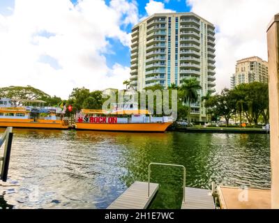 Fort Lauderdale - December 11, 2019: Cityscape view of the popular Las Olas Riverwalk downtown district along the promenade. Stock Photo