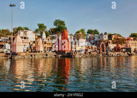 UJJAIN, INDIA - APRIL 23, 2011: Ghats of holy Kshipra river in Ujjain, Madhya Pradesh, India Stock Photo