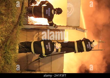 salvador, bahia / brazil - january 23, 2018: Firefighters fight Fire in chemical toilets deposit in Barros Reis neighborhood in Salvador. *** Local Ca Stock Photo