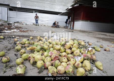 feira de santana, bahia / brazil - may 15, 2019: Food is thrown in the trash at a free fair in the citu of Feira de Santana. *** Local Caption *** Stock Photo