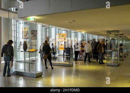 FRANCE. PARIS (5TH DISTRICT). INSTITUT DU MONDE ARABE (IMA). ARCHITECTURE-STUDIO; JEAN NOUVEL. THE MUSEUM Stock Photo