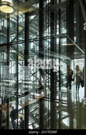 FRANCE. PARIS (5TH DISTRICT). INSTITUT DU MONDE ARABE (IMA). ARCHITECTURE-STUDIO; JEAN NOUVEL Stock Photo