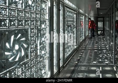 FRANCE. PARIS (5TH DISTRICT). INSTITUT DU MONDE ARABE (IMA). ARCHITECTURE-STUDIO; JEAN NOUVEL Stock Photo