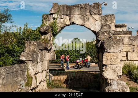 FRANCE. DORDOGNE (24). PERIGUEUX. RAMPARTS OF THE LOWER EMPIRE. NORMAN GATE Stock Photo