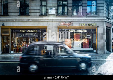 London- Fine Cigar shop on Jermyn Street in St James. A shopping street famous for its upmarket luxury brands Stock Photo
