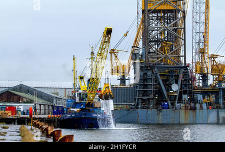 Grab hopper dredger Cherry Sand, operated by UK Dredging, passes North ...