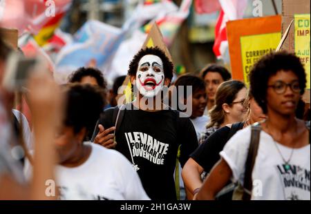 salvador, bahia, brazil - dec. 16, 2015: members of the trade union centrals, political parties and social movements mobilize in favor of president Di Stock Photo