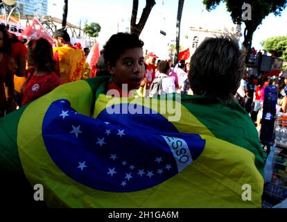 salvador, bahia, brazil - dec. 16, 2015: members of the trade union centrals, political parties and social movements mobilize in favor of president Di Stock Photo