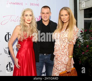 Juliane Golbs , Jenny Elvers with son Paul Jolig, during the  Golden Things meets Pink Carpet' pre-closing Finissage at Studio 28   Hamburg Stock Photo