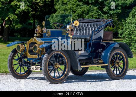 Oldtimer De Dion Bouton AU, Baujahr 1907,  1 Zylinder, Hubraum 942 ccm, Leistung 8 PS, max 50 km/h auf ebener Strecke, max 9-10 % Steigung, 3 Gang, An Stock Photo