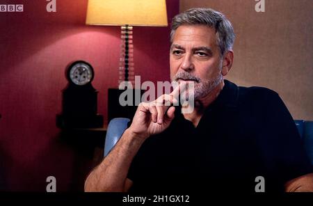 October 18, 2021 - London, England, United Kingdom -  GEORGE CLOONEY guests on the October10 'The Andrew Marr Show' on BBC One.(Credit Image: © Bbc/Andrew Marr Show/ZUMA Press Wire) Stock Photo