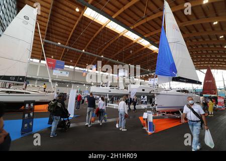 Besucher auf der Fachmesse Interboot 2020 Friedrichshafen Stock Photo