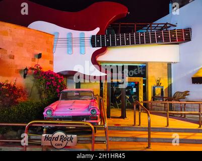 Sharm El Sheikh, Egypt - September 13, 2020: Hard Rock Cafe in popular shopping and entertainment district of Naama Bay in evening at Sharm El Sheikh, Stock Photo