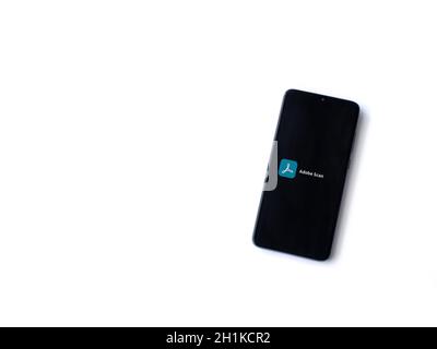 Lod, Israel - July 8, 2020: Scan & Go app play store page on the display of  a black mobile smartphone on wooden background. Top view flat lay with cop  Stock Photo - Alamy