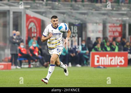 Milano, Italy. 16th Oct, 2021. Italy, Milan, oct 16 2021: Bosko Sutalo (Verona defender) ball control in the second half during football match AC MILAN vs HELLAS VERONA, Serie A 2021-2022 day8, San Siro stadiumAC Milan wins 3-2. (Photo by Fabrizio Andrea Bertani/Pacific Press/Sipa USA) Credit: Sipa USA/Alamy Live News Stock Photo